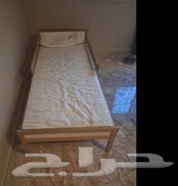 للبيع (سرير ايكيا ومكتب مع كرسي)64571106620163113