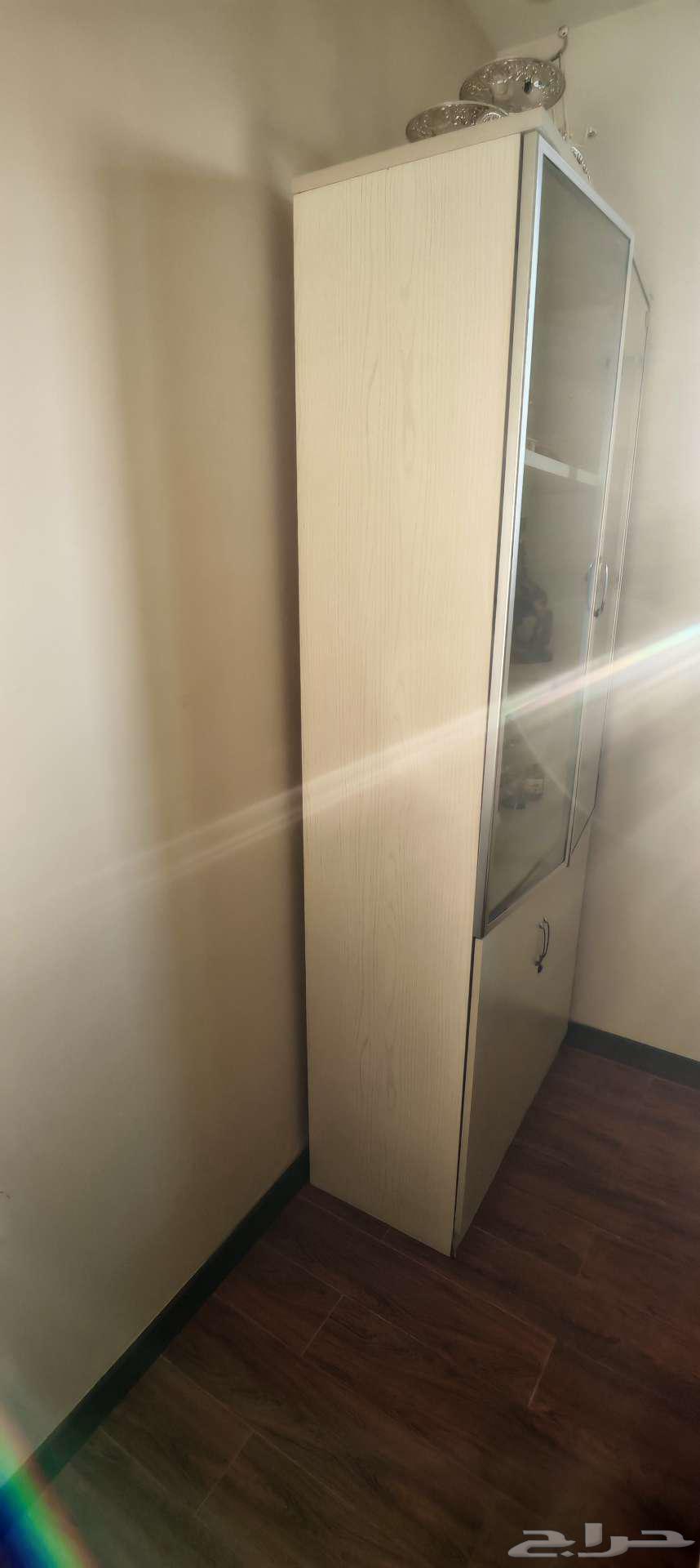 طقم مكتبي فاخر بلون بيج   كرسي هدية64589005604737112