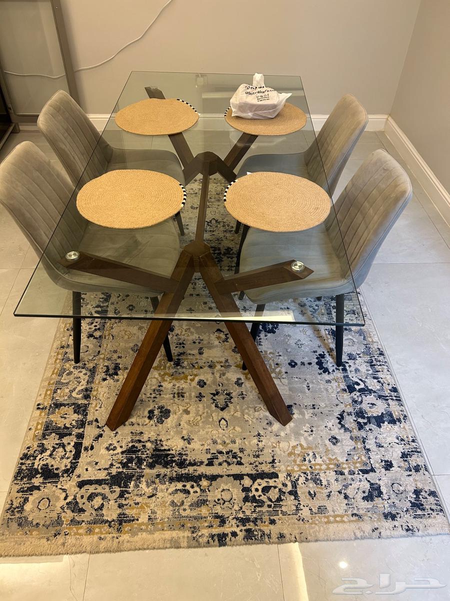 طاوله طعام و ق كراسي وسجاد 120064583094678017110