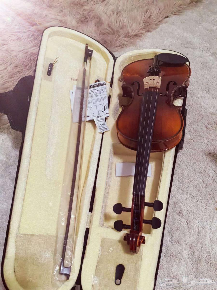 قيتار  كمان للبيع في الخبر Guitar   violin for sale Khobar64583611702658110