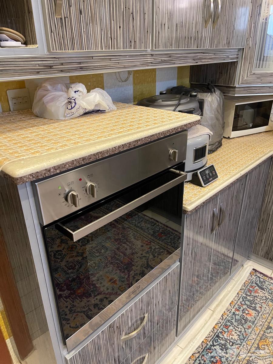 مطبخ خشب والمونيوم بحاله جيده للبيع64584940170881114