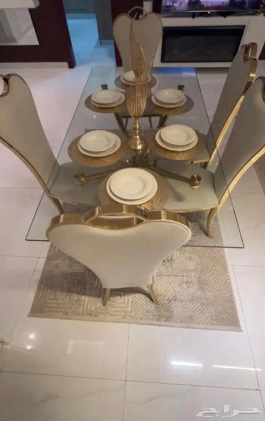 طاوله طعام للبيع على السوم64584883814657110