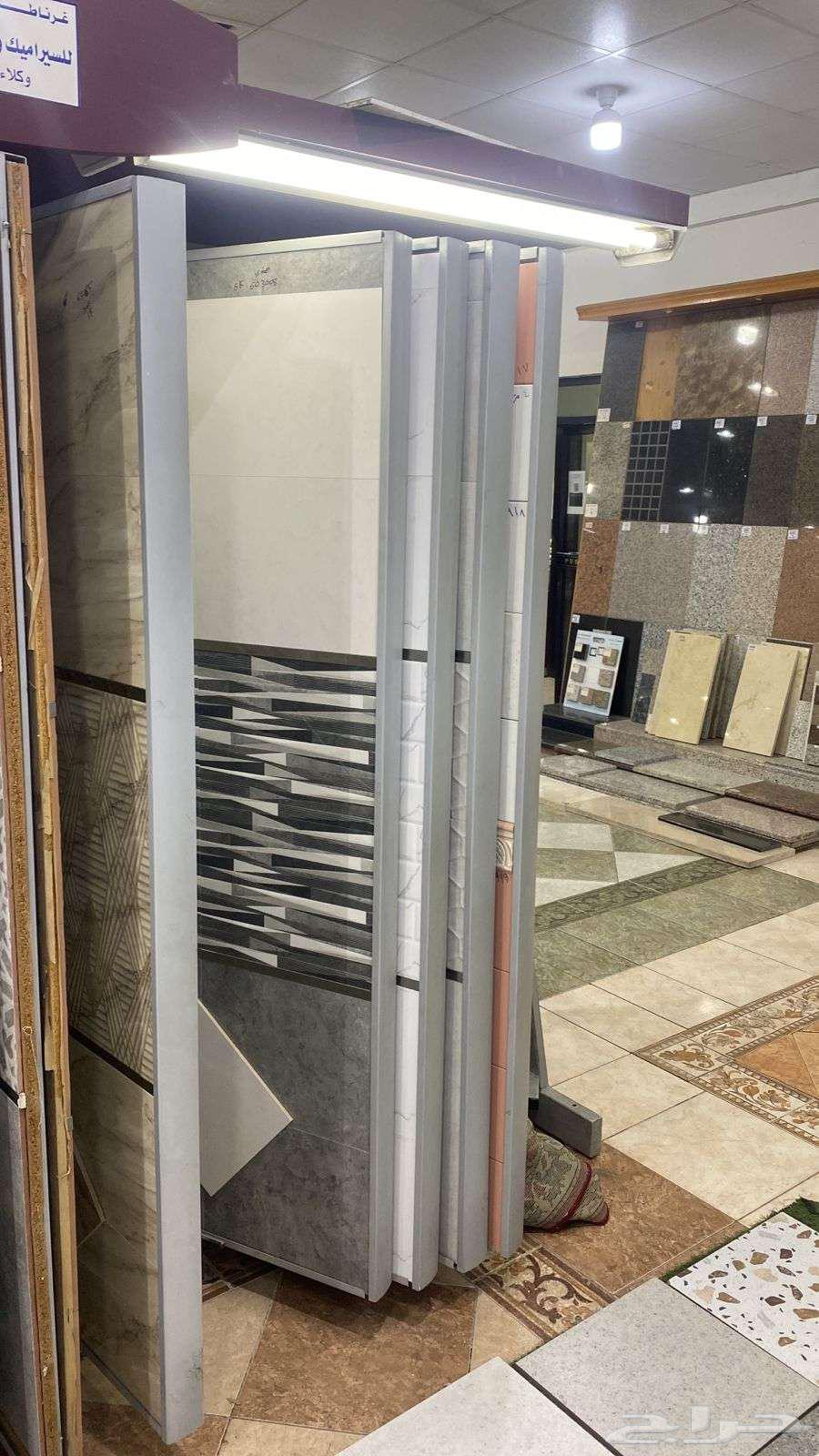 Ceramic Display Stand - Jeddah64586029475203111