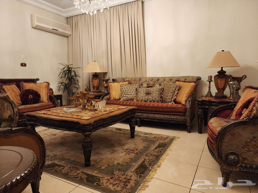 Classic sofa from Al-Mutlaq furnishings64587950551683110