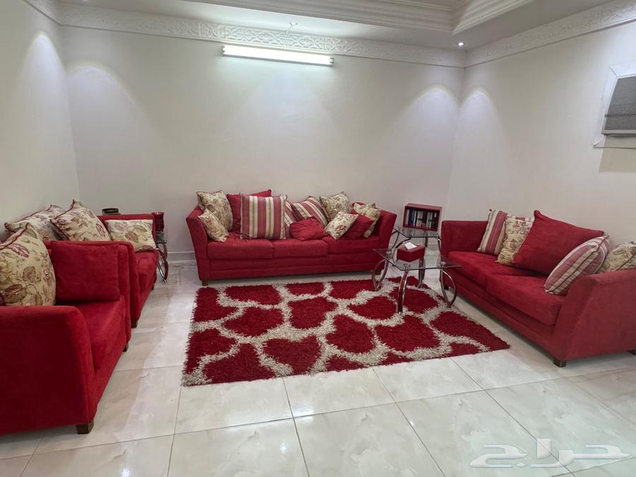 كنب لون احمر64581883875842111