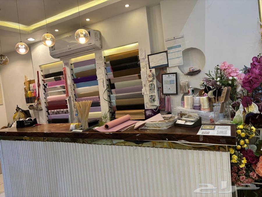 البضاعه للبيع محل ورد وهدايا64583725277058114