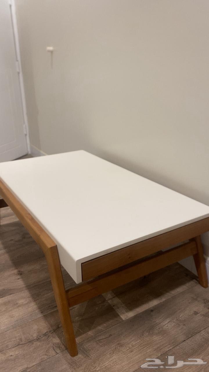 طاوله تركيه وسطيه بحاله ممتازه64589542897921110