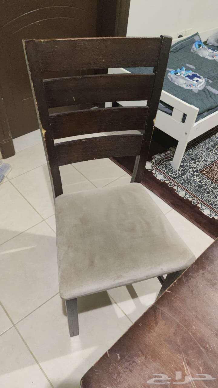 Dining table with 6 chairs, used but excellent price64590347447553111