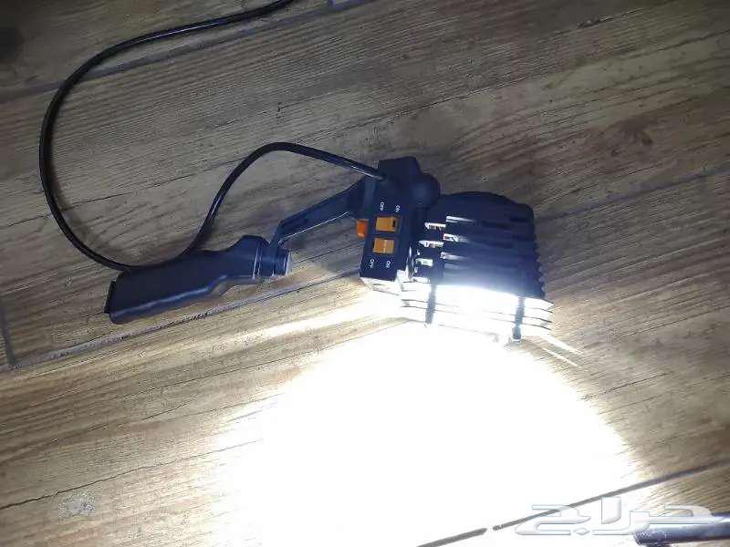 Flash and continuous photography lights64596427837185111