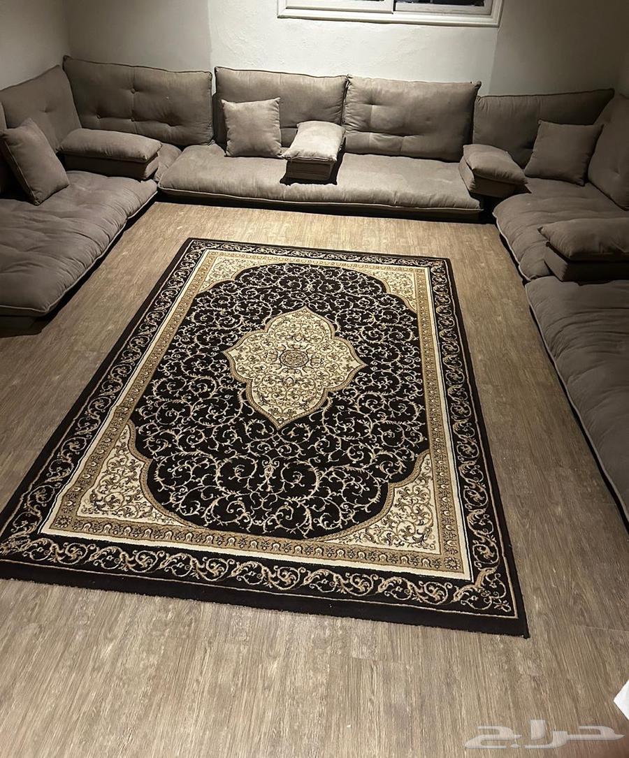 طاولة تلفزيون وجلسه ارضيه وطاولات جانبيه 30064593912792322110