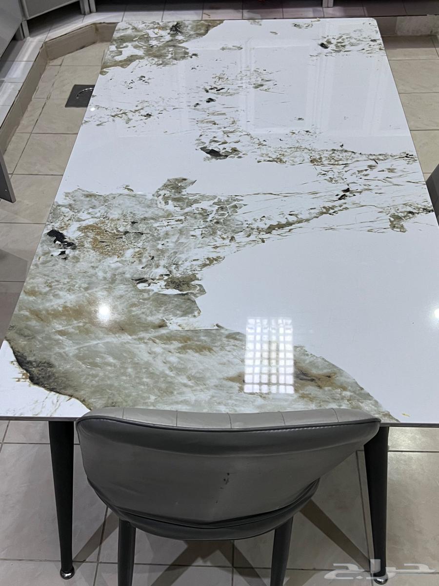 طاولة طعام للبيع64591020332931110