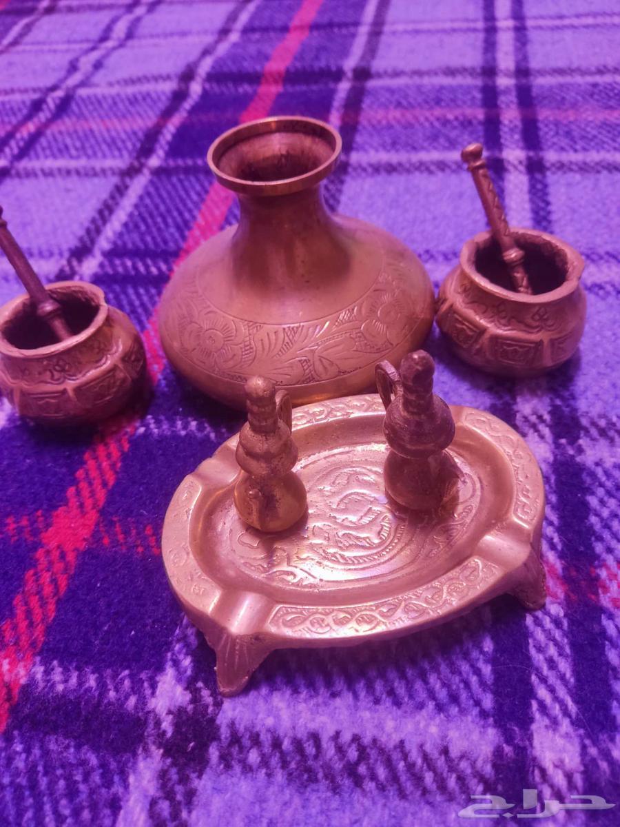 مجموعة من الأدوات النحاسية انتك قديم عمل يدوي64597298837379110