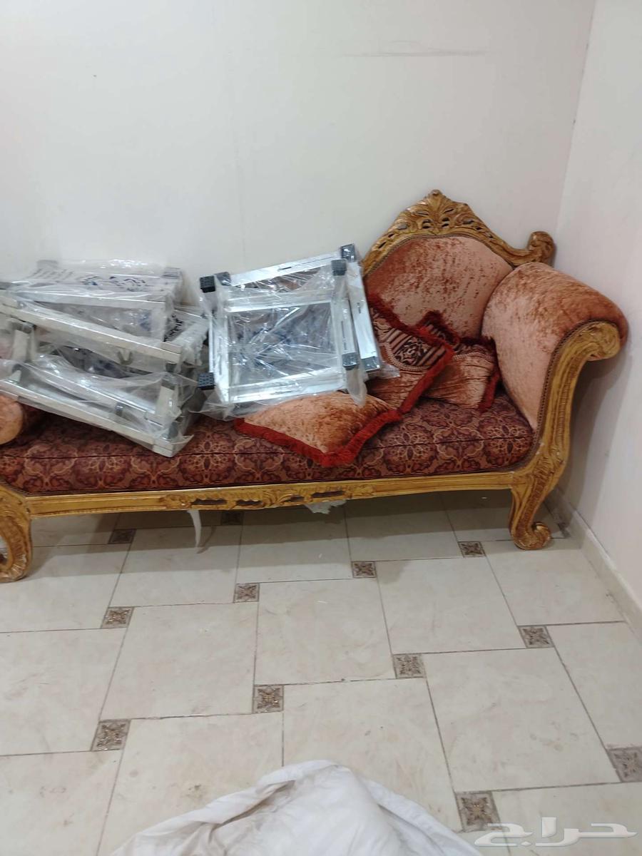 كنب للبيع بحاله جيده ملكي64597360750337111