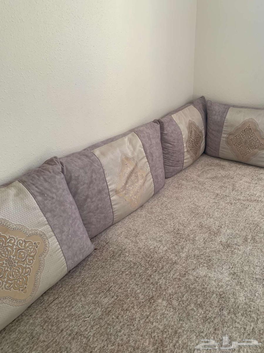 Floor sofa cushion support64593215933697110