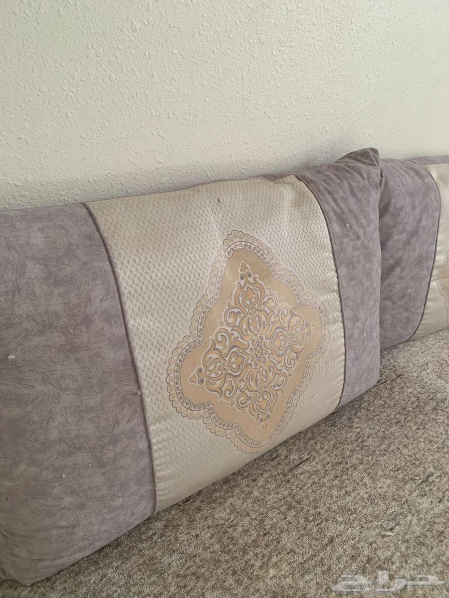 Floor sofa cushion support64593215933697111