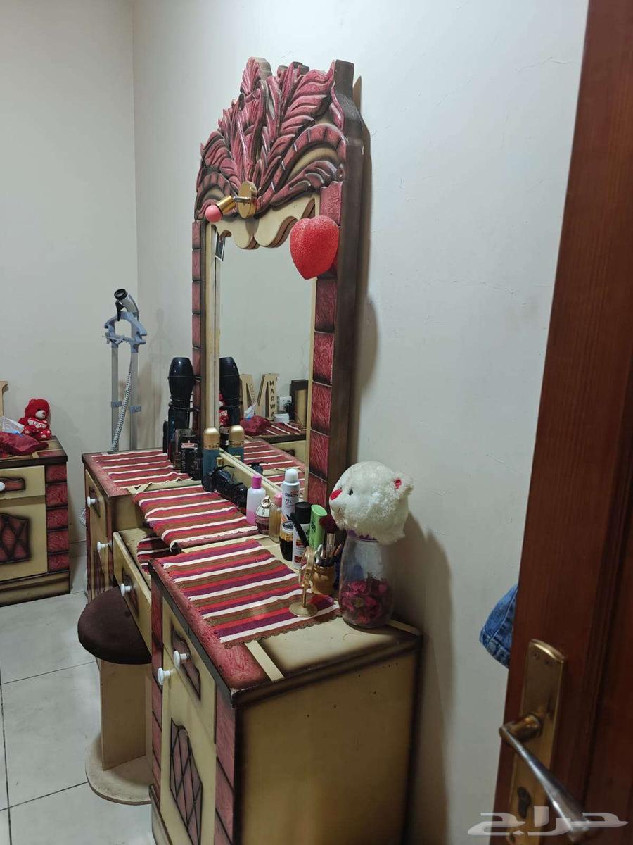 غرفة نوم مستعمله بحالو جيدة للبيع مكه64593986706177111