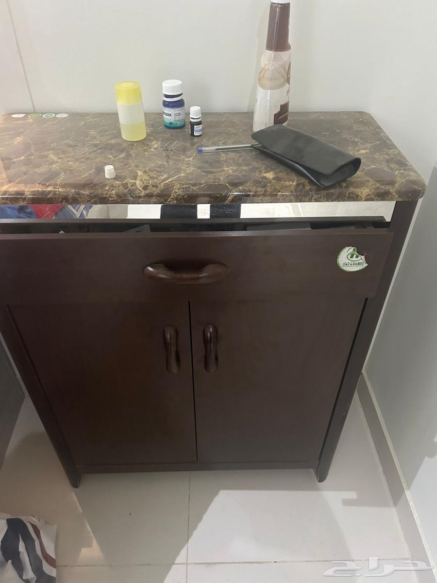 عندي مجموعة أثاث مستعمل بحالة ممتازة وأبغى أبيعها64597078312833113