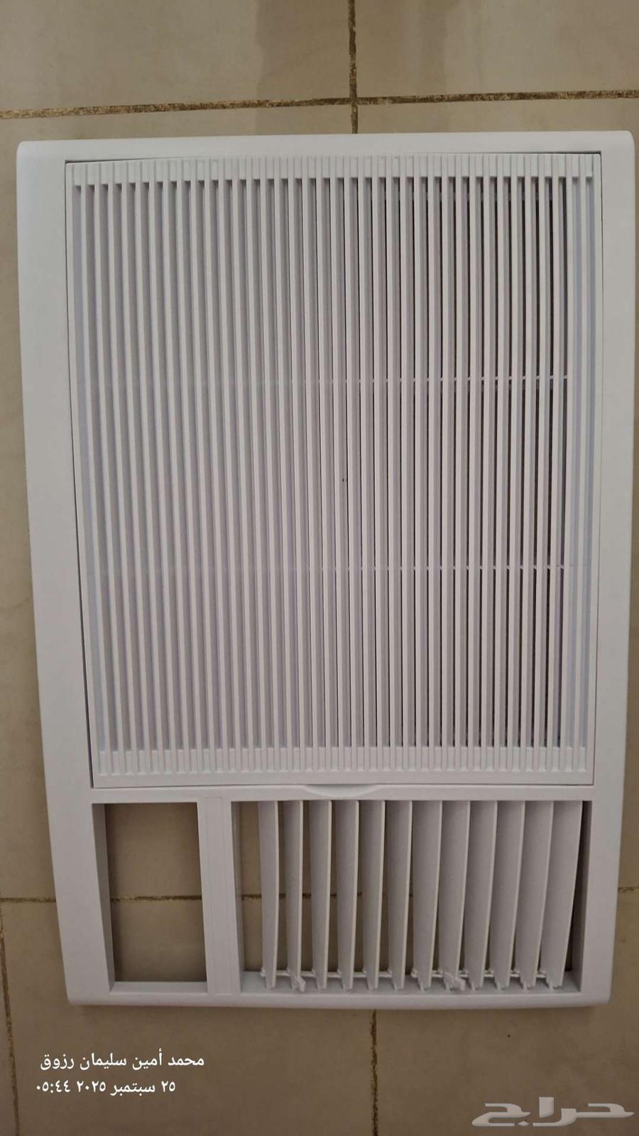 غطاء مكيف شباك أبيض يمين 3564589475815681110