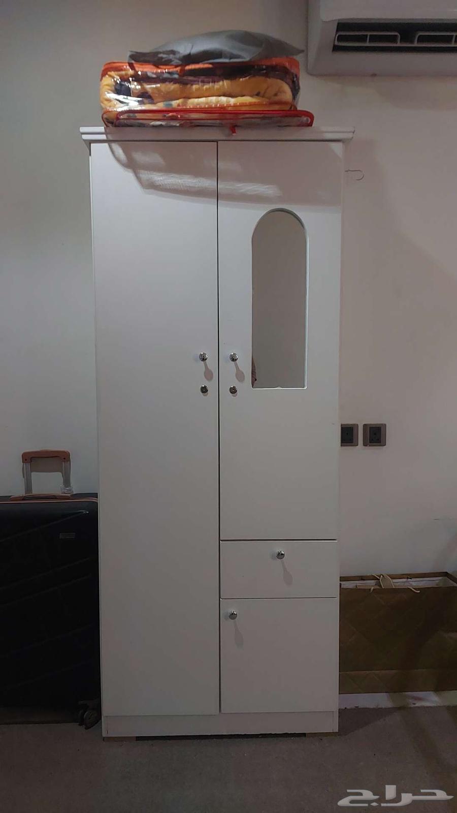 دولاب ملابس بحالة ممتازة64590594339075110