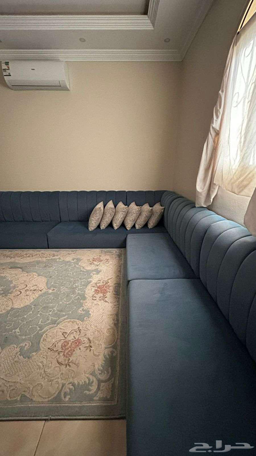 كنب أرضي مرتفع أزرق نظيف   6 قطع مع مخدات   المدينة المنورة64593011149569111