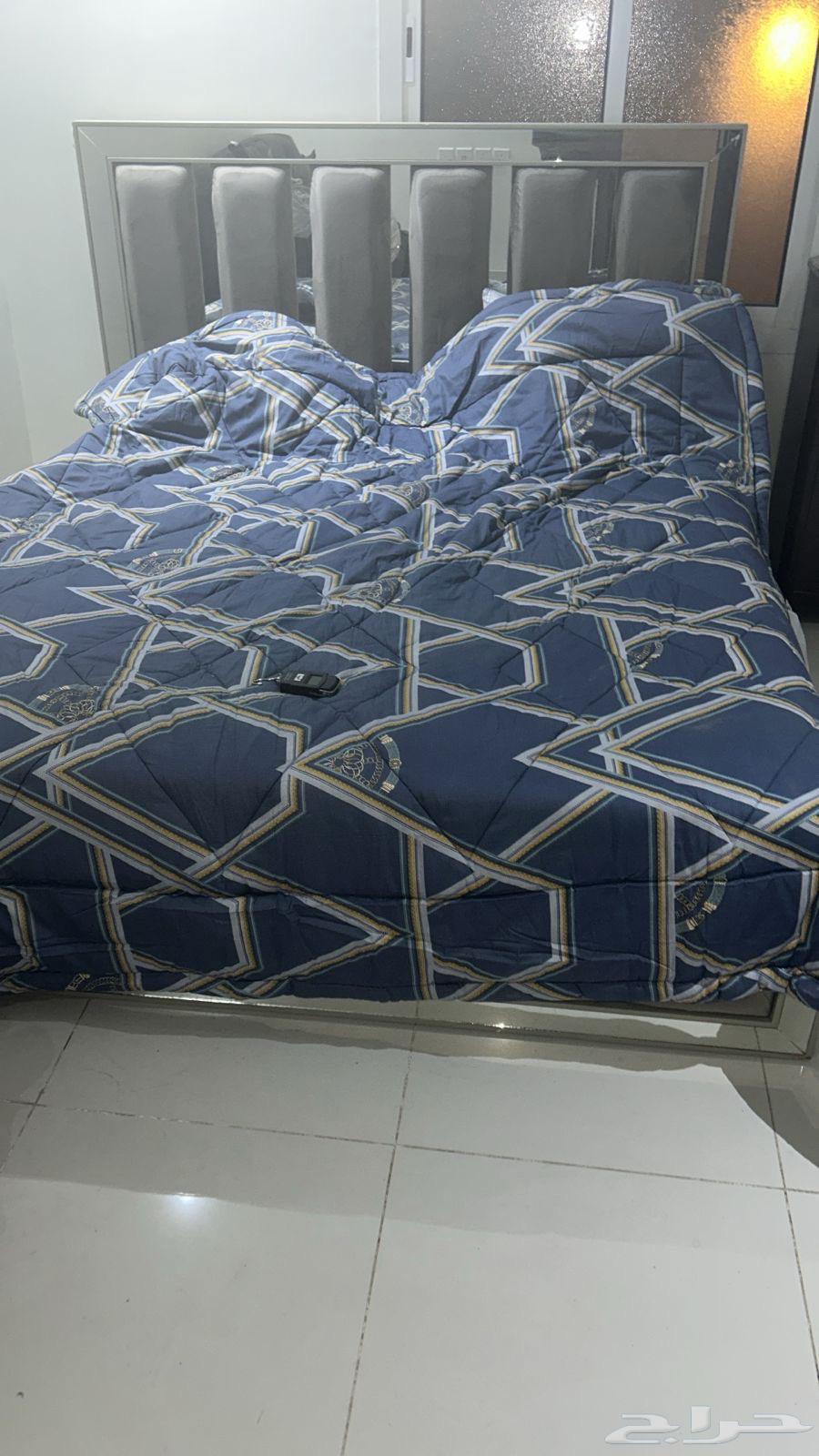 عندي مجموعة أثاث مستعمل بحالة ممتازة وأبغى أبيعها64597078312833114