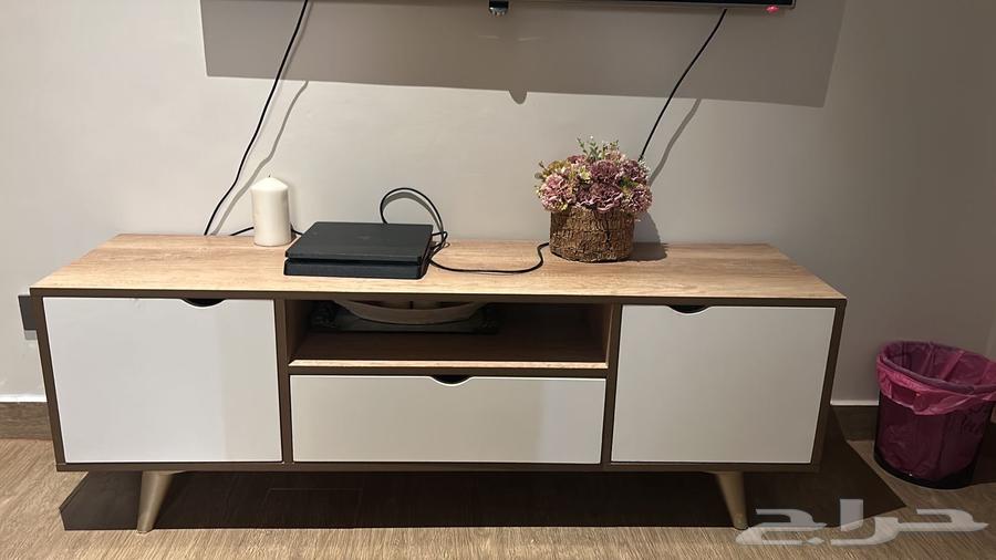 طاولة تلفزيون وجلسه ارضيه وطاولات جانبيه 30064593912792322111