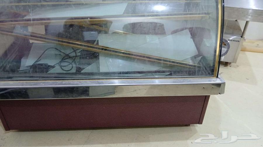 ثلاجات عرض عدد3 ومكيفات مركزية عدد2 مع وحدة التوزيع.64590983746689110