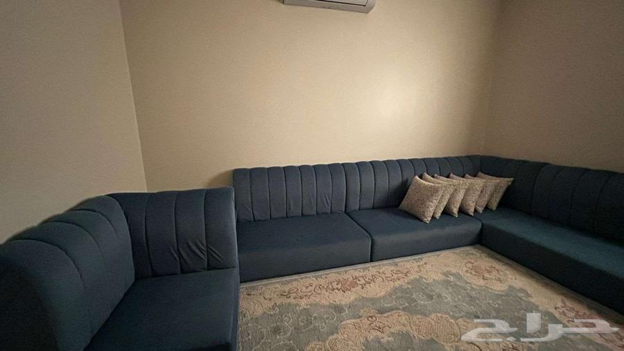 كنب أرضي مرتفع أزرق نظيف   6 قطع مع مخدات   المدينة المنورة64593011149569110