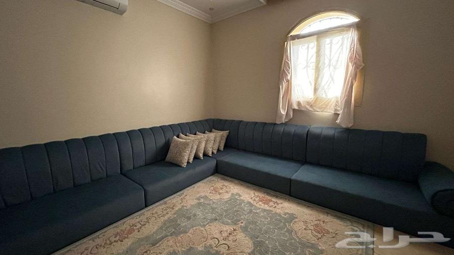 كنب أرضي مرتفع أزرق نظيف   6 قطع مع مخدات   المدينة المنورة64593011149569113