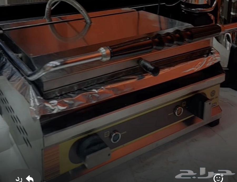 للبيع عجانة وفرن مستعمل نظيف64589241309442114