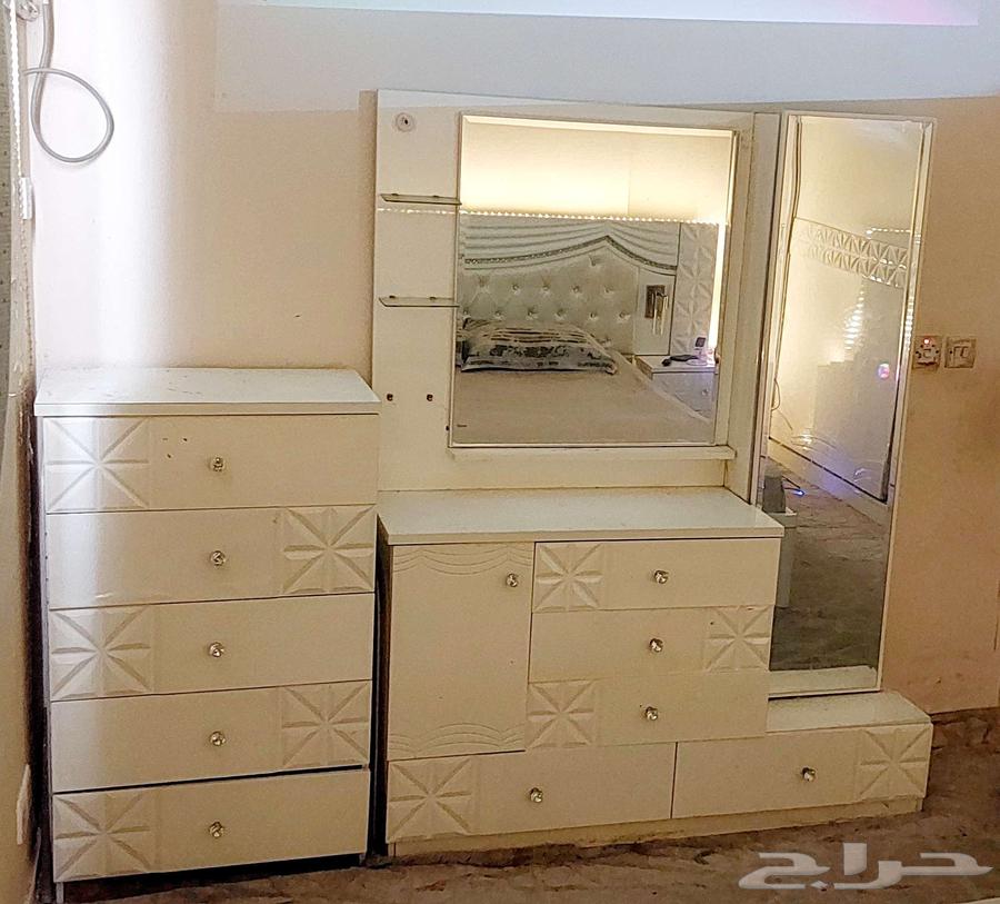 اثاث للبيع العاجل64594070515843111