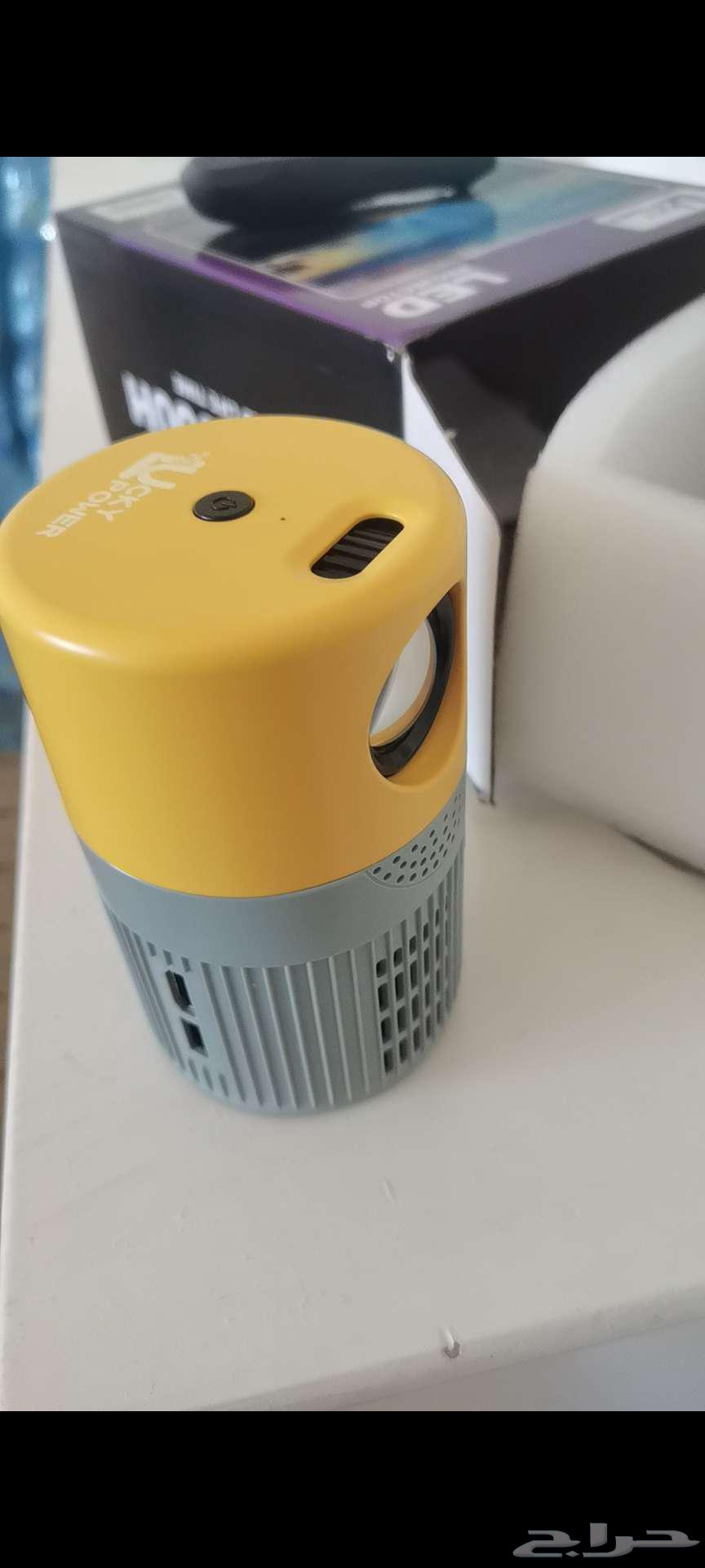 Projector64598351871490112