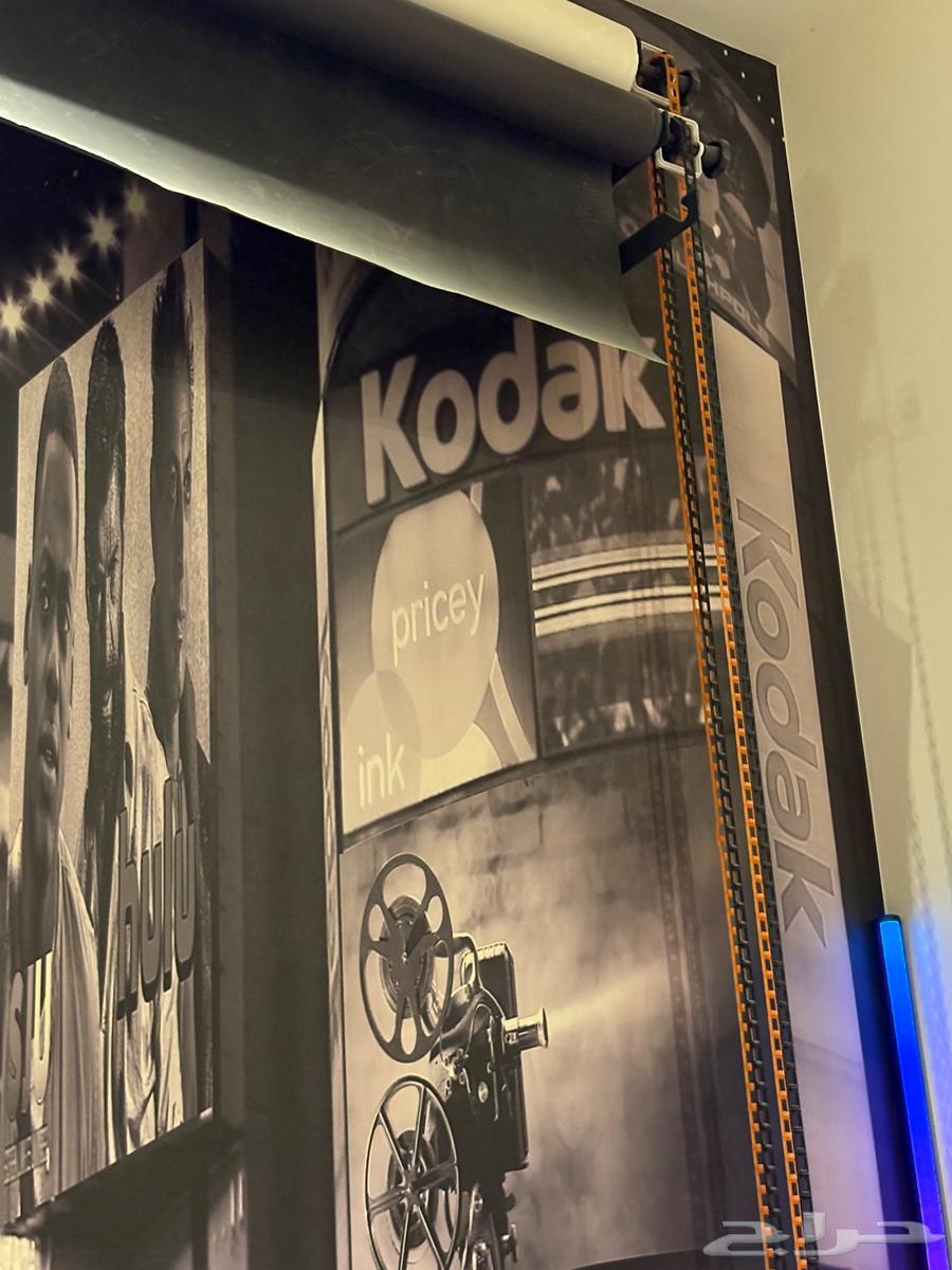 ستاند جداري للتصوير مع رولتين ورق64606174628353110