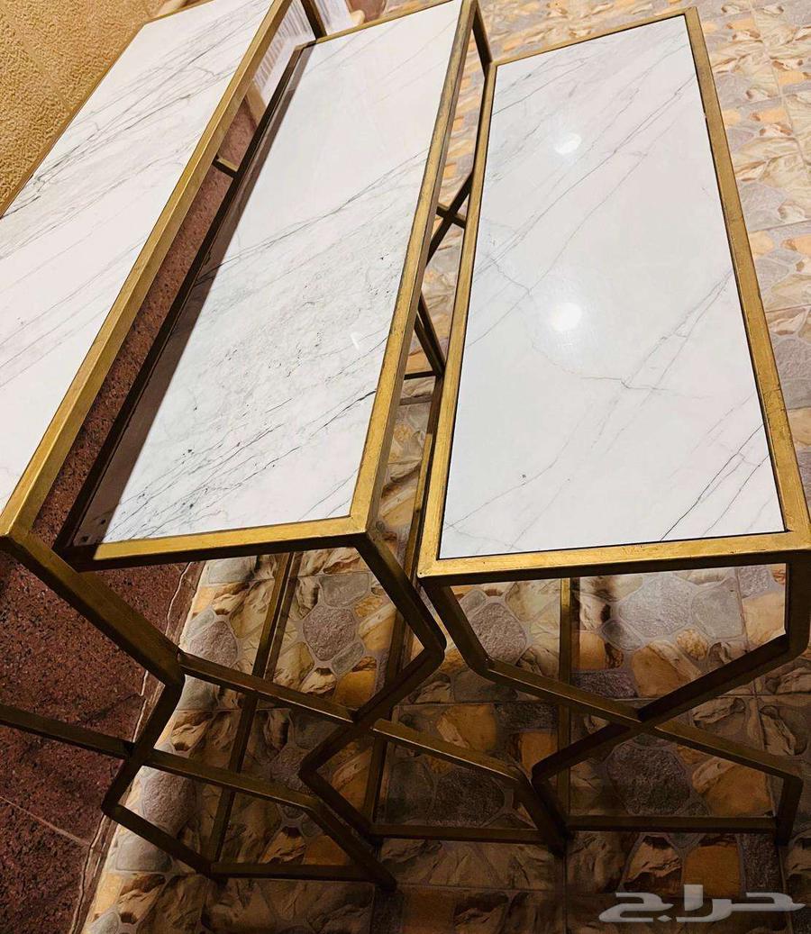 3 flawless and defect-free hospitality tables64615473067139111