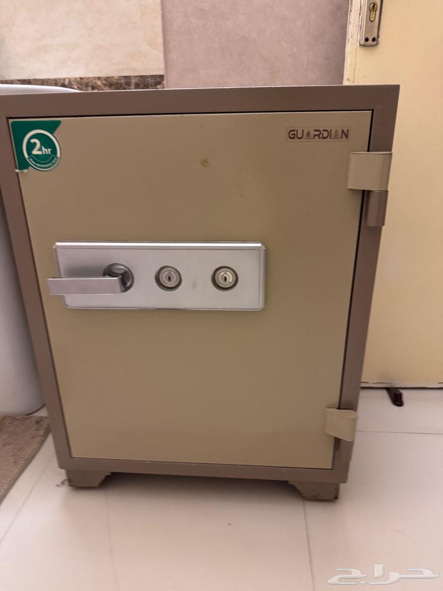 خزنة حديد واثاث64608290782465112