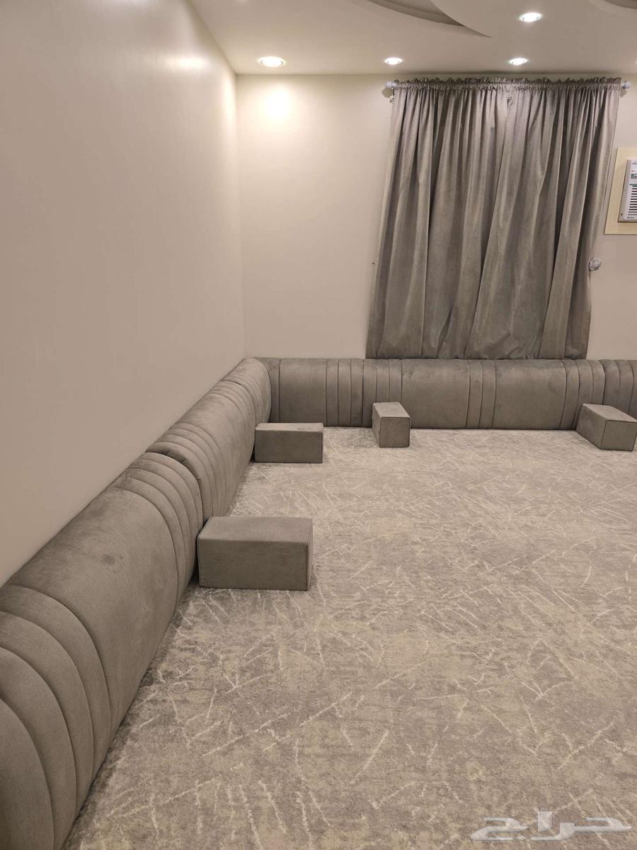 مساند ظهر خشب مستعملة ونظيفة رصاصي 5 4 مع 5 تكايات64610518151427110