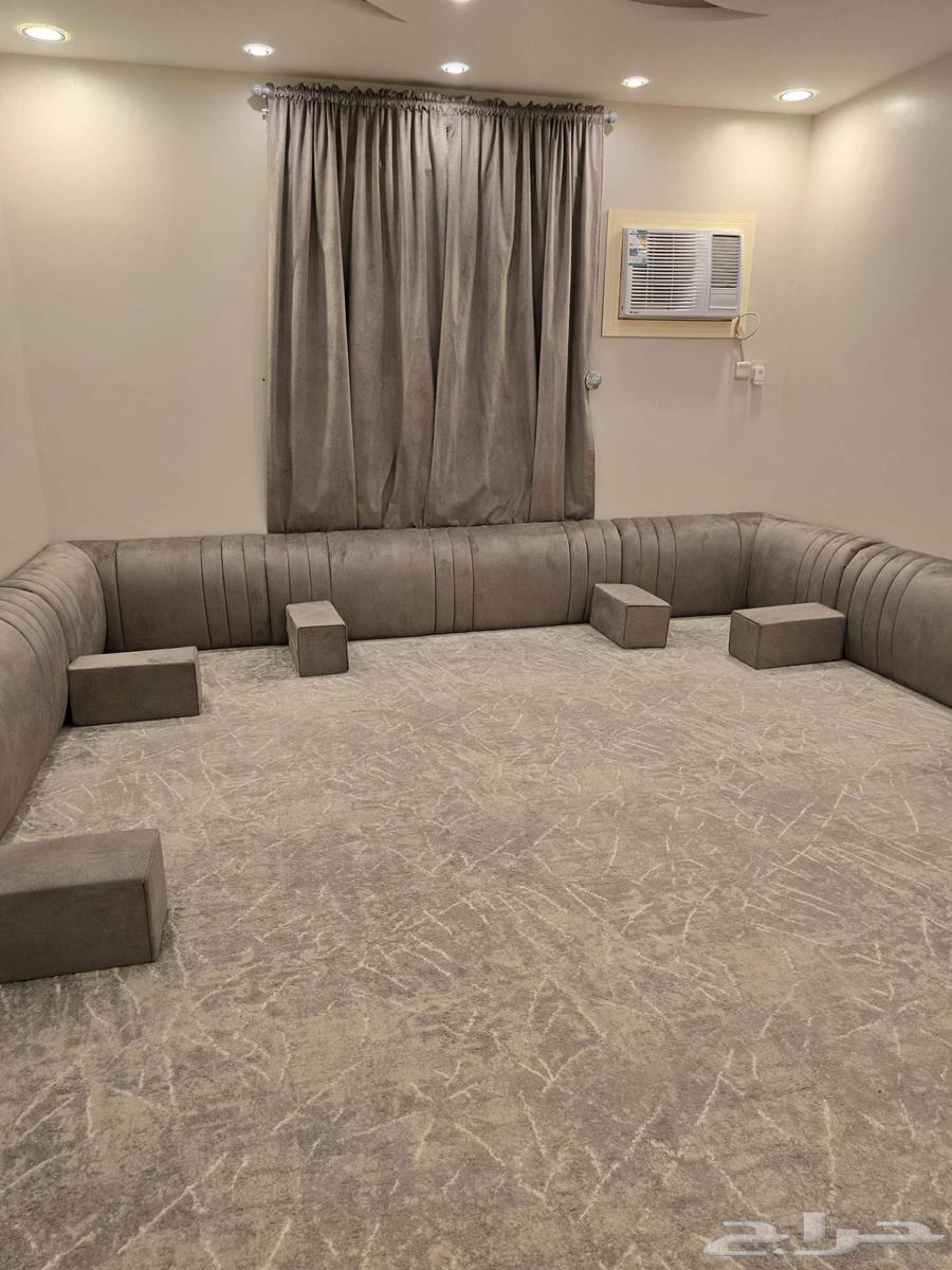 مساند ظهر خشب مستعملة ونظيفة رصاصي 5 4 مع 5 تكايات64610518151427111