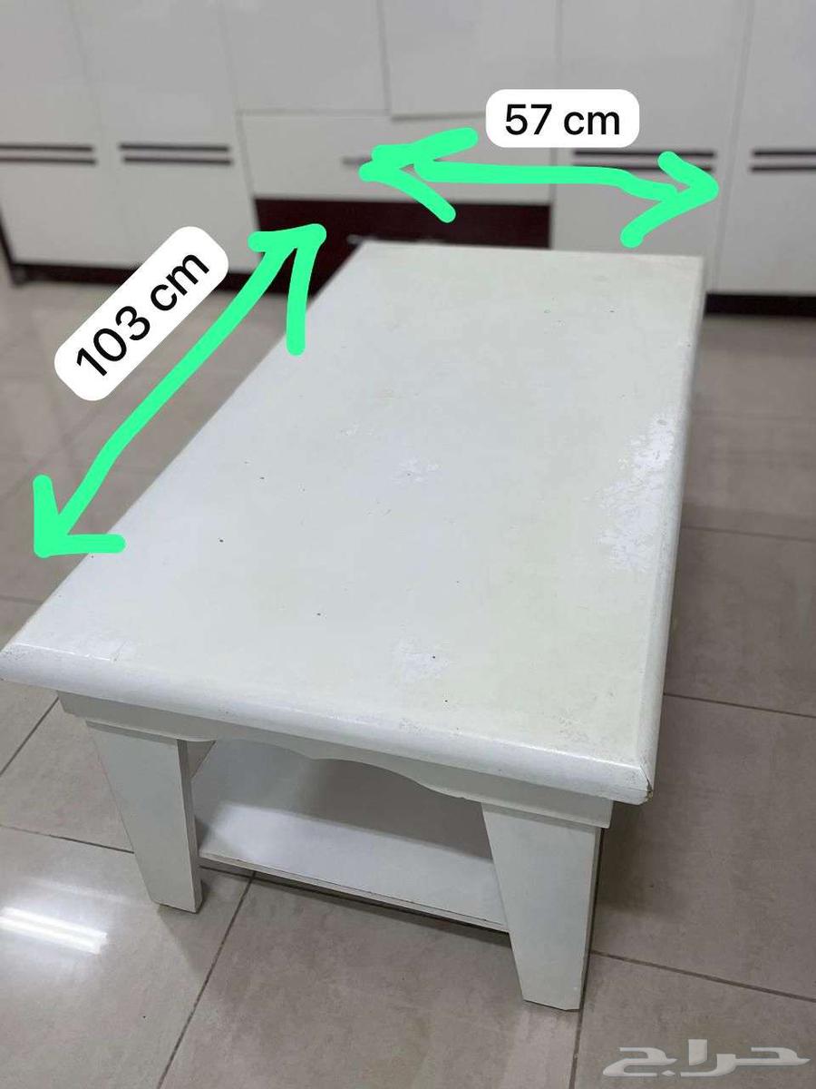 طاولات و سجادة مع شوية اغراض بيت للبيع64613455243778114