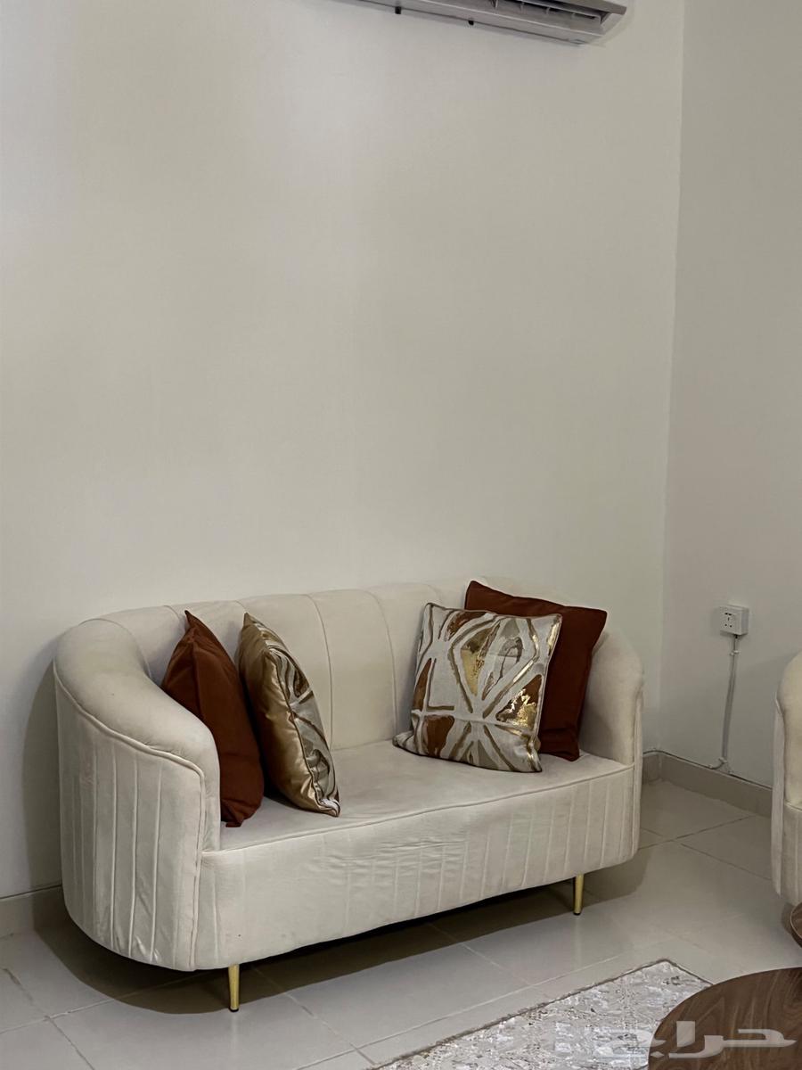 كنب افوايت للبيع مستخدم نظيف جدا64616357617539110