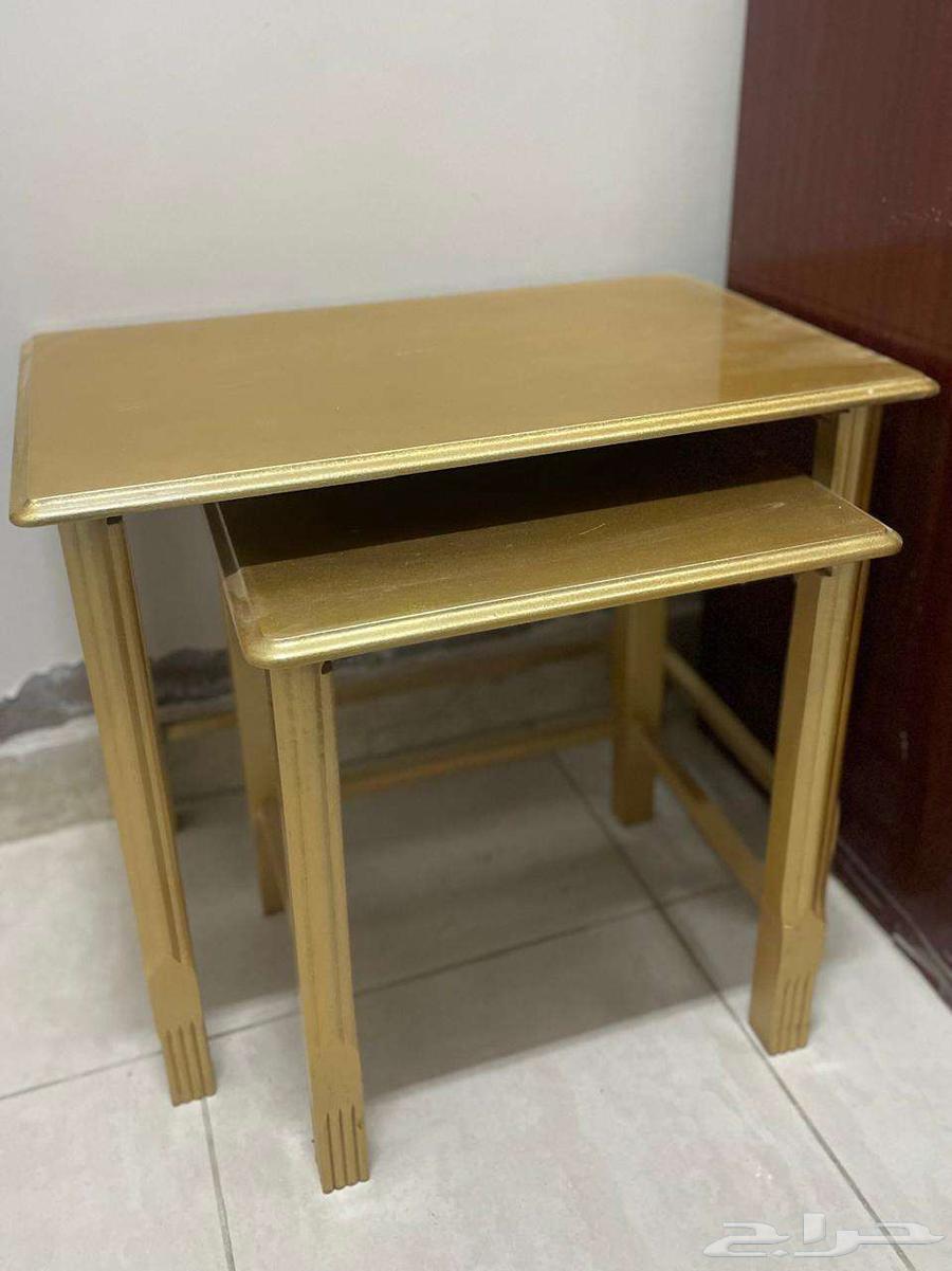 طاولات و سجادة مع شوية اغراض بيت للبيع64613455243778111