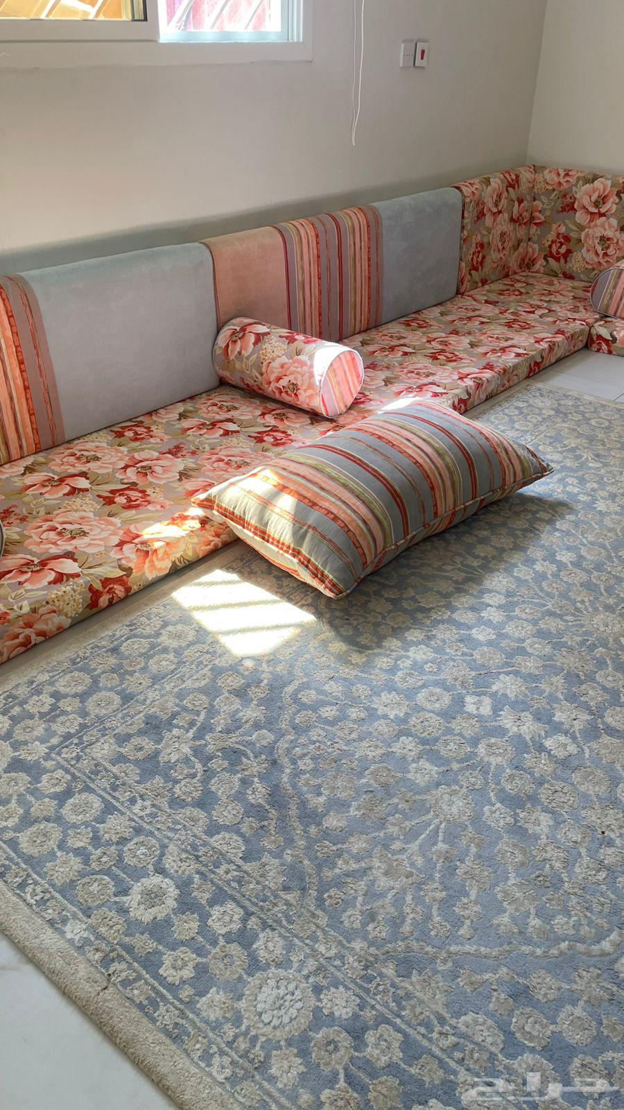 Modern Floor Seating64608441560449111