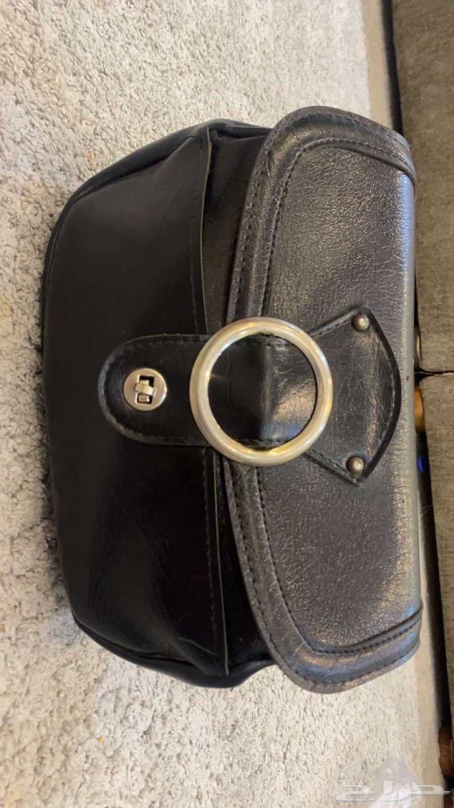 عنوان  شنطة جلد قديمة نادرة   تحفة أكثر من 50 سنة64613215086339110