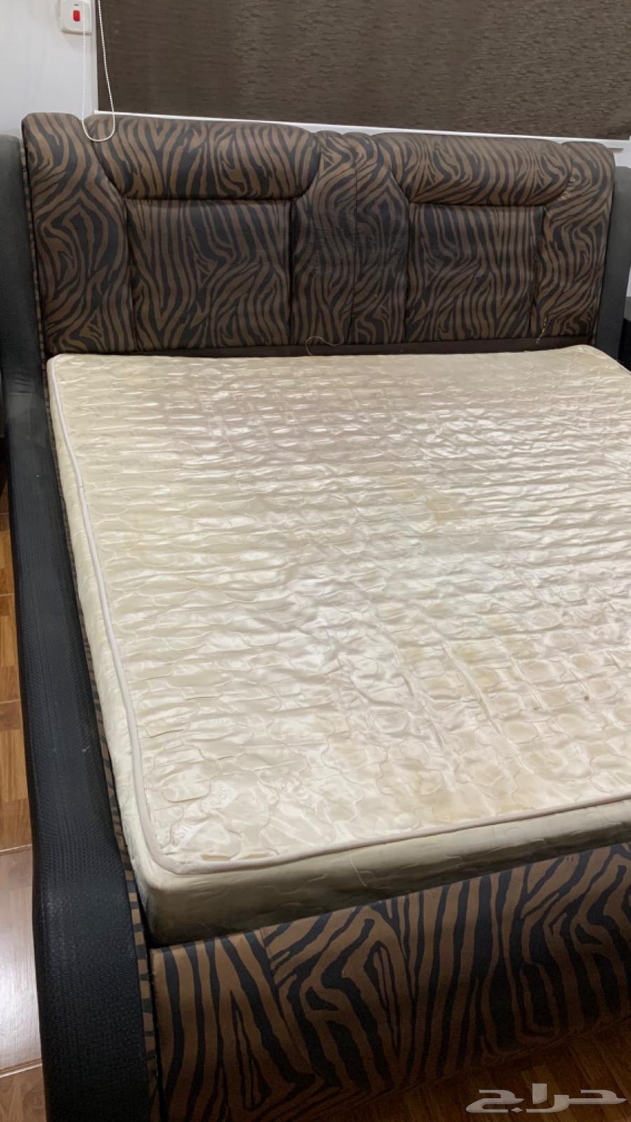 غرفة نوم للبيع نظيفة64613630775041112