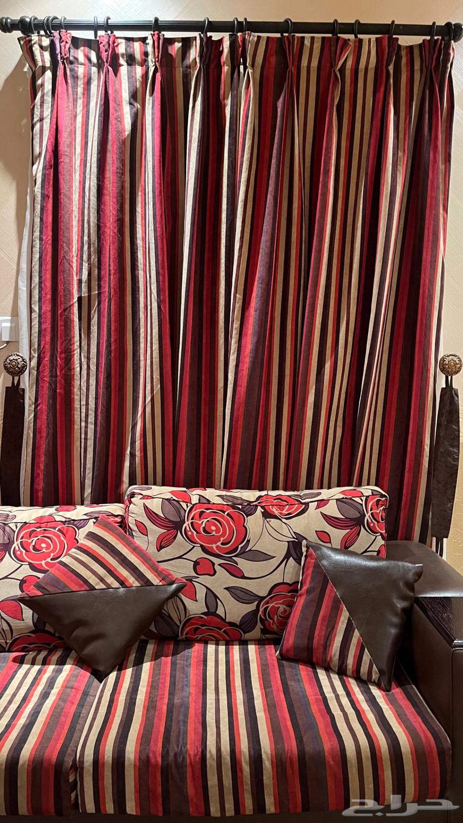 كنب مستعمل 4 قطع للبيع بقيمه 550 قابل للتفاوض ا64607085066882112