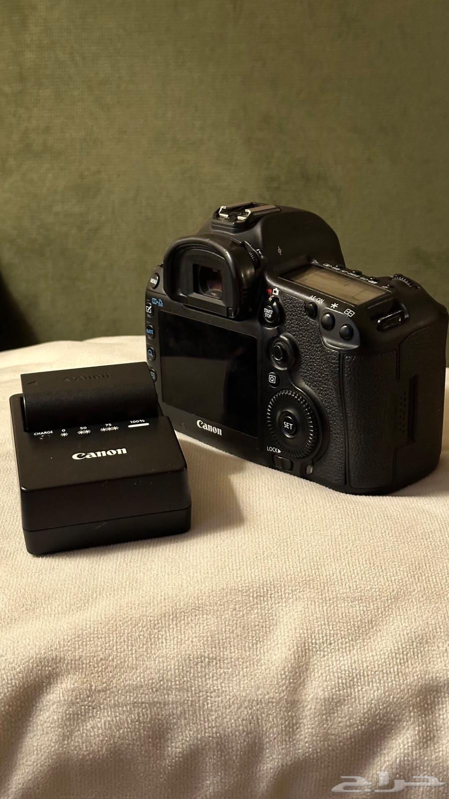 للبيع كاميرا كانون فل فريم 5D مع عدسه بورتريه 250064615657966210111