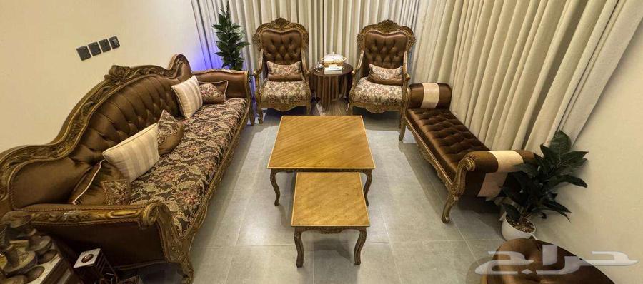 طقم كنب مع طاولات كامل نضيف64609011058947110