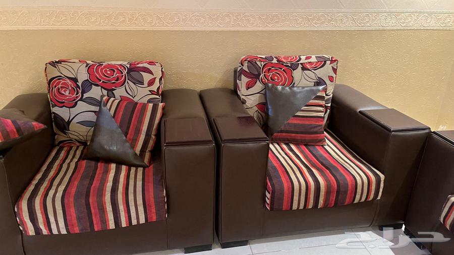 كنب مستعمل 4 قطع للبيع بقيمه 550 قابل للتفاوض ا64607085066882110