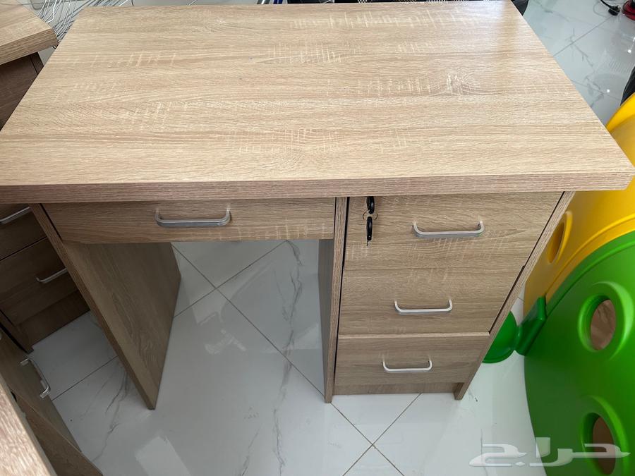 Office. Table64609585925762111