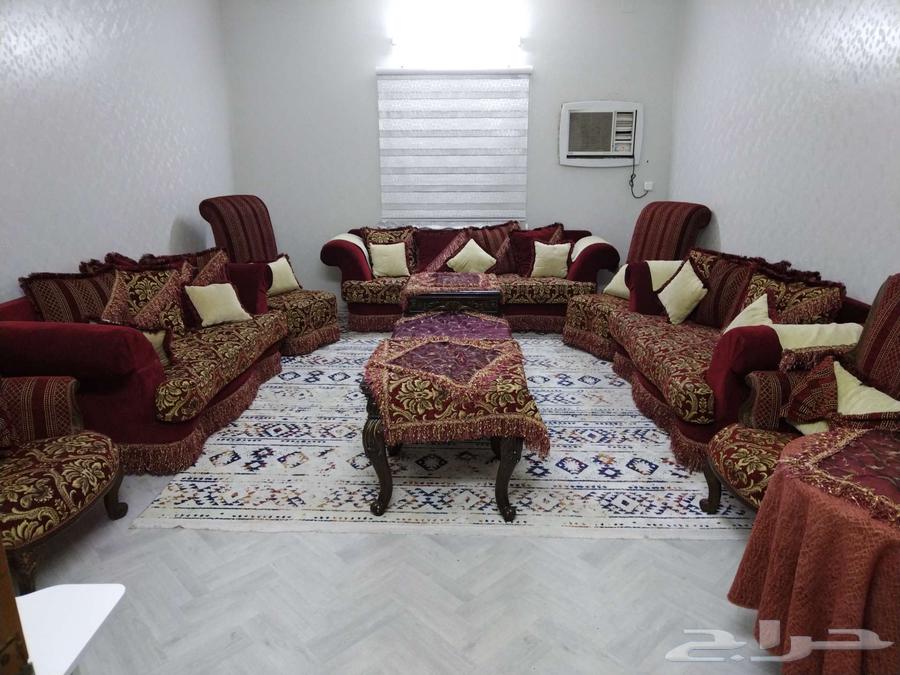 كنب عودي ونقشة ذهبية نظيف بسعر مغري جدا64616864960131110