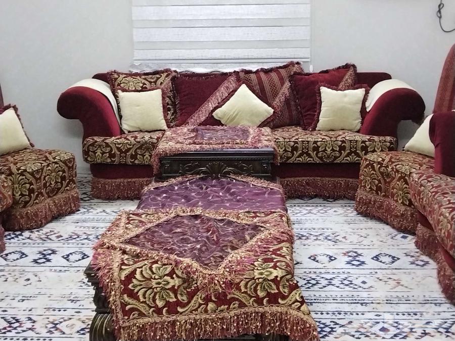 كنب عودي ونقشة ذهبية نظيف بسعر مغري جدا64616864960131112